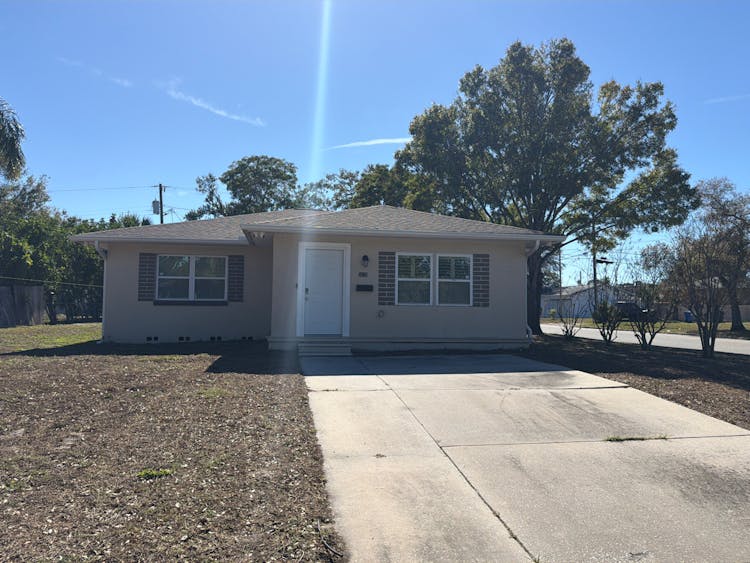 3270 35th Ave N Saint Petersburg, FL 33713, Pinellas County