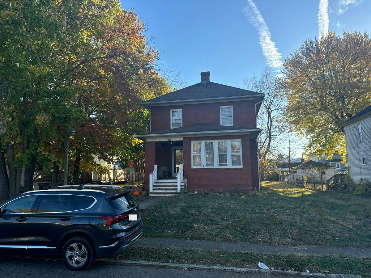 Homewood Ave, Zanesville, OH 43701