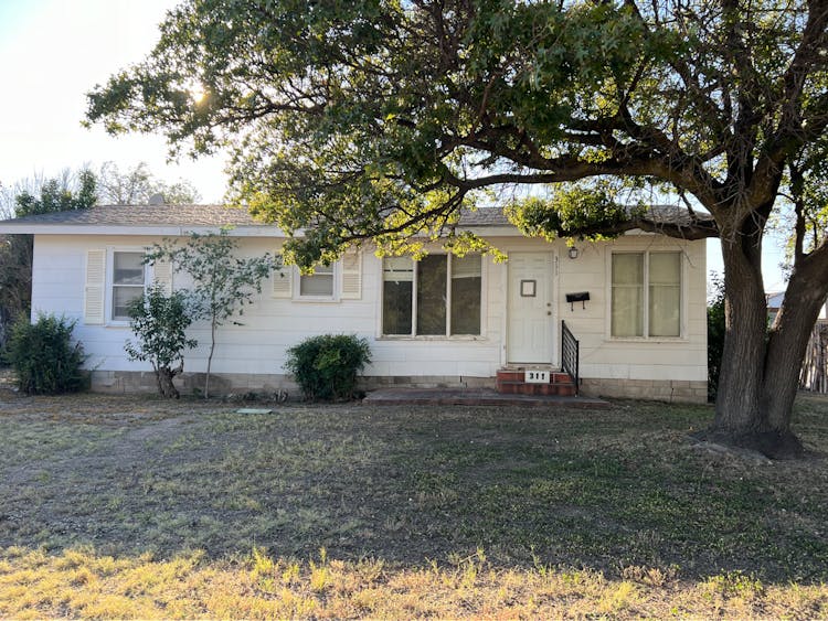 311n Utah Ave Big Lake, TX 76932, Reagan County