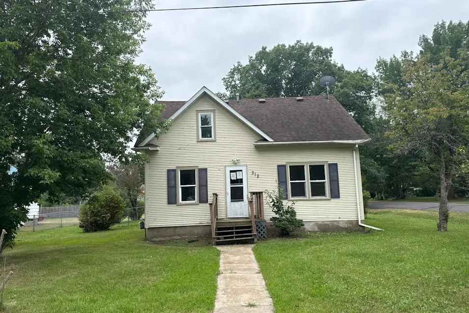 312 Main St W Hinckley, MN 55037, Pine County