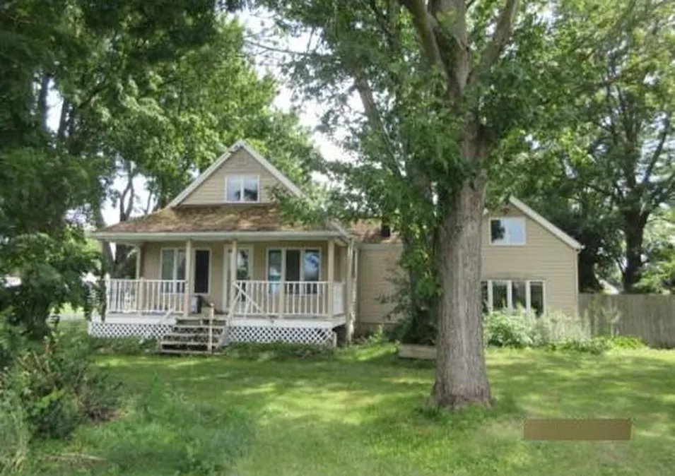 1106 Saunders Settlement Rd Niagara Falls, NY 14305, Niagara County