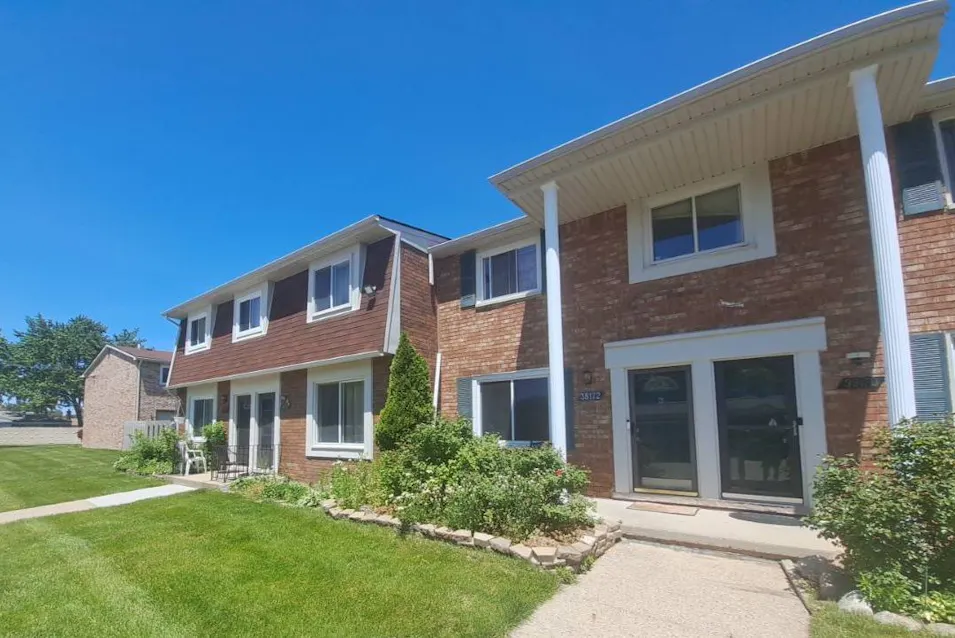 38174 Jamestown Dr Sterling Heights, MI 48312, Macomb County