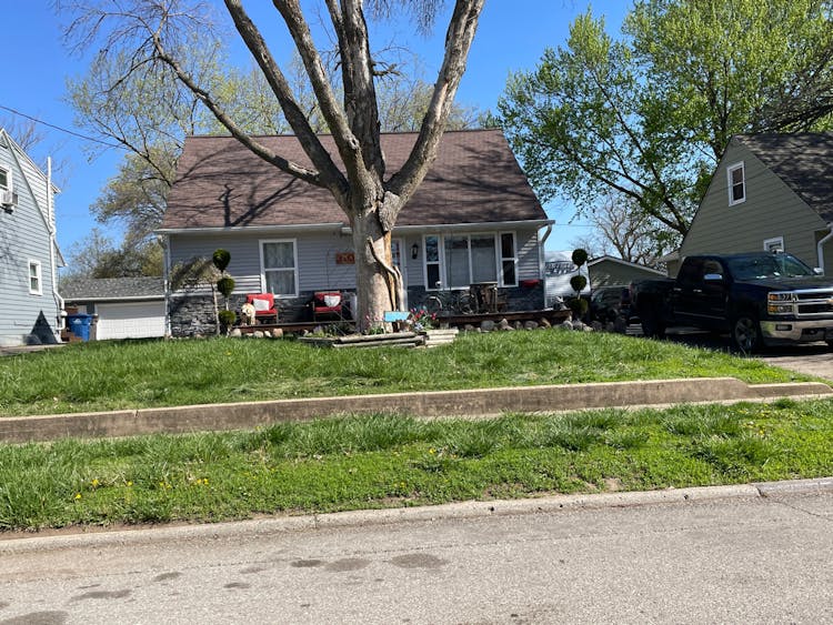 3107 Madison Ave Des Moines, IA 50310, Polk County