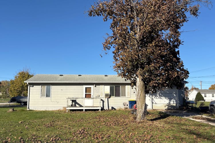 501 E 11th St Vinton, IA 52349, Benton County