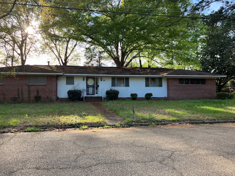 1141 Meloan Drive Jackson, MS 39209, Hinds County