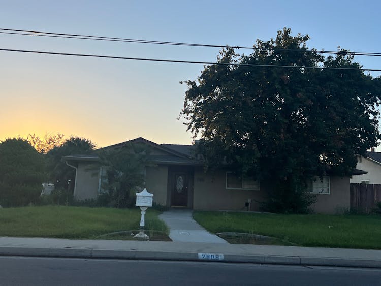 2808 S Real Rd, Bakersfield, CA, 93309, USA
