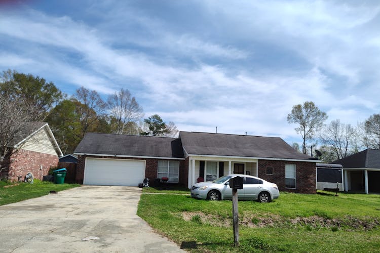 34994 Napoleon Dr Denham Springs, LA 70706, Livingston County