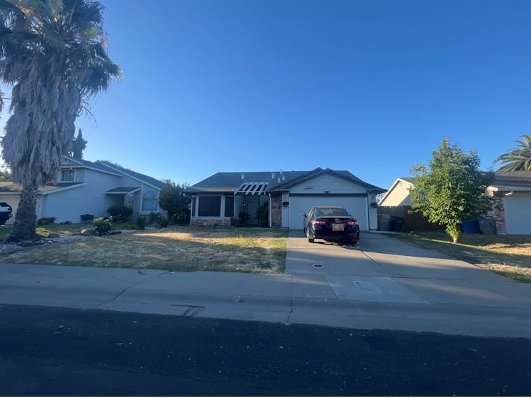 4252 Chinquapin Way Sacramento, CA 95823, Sacramento County