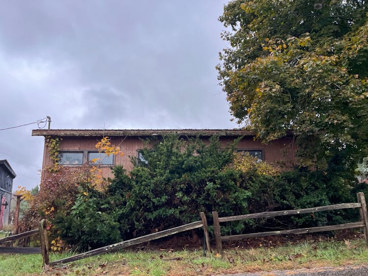 1386 Dixon Run Road Jackson, OH 45640, Jackson County