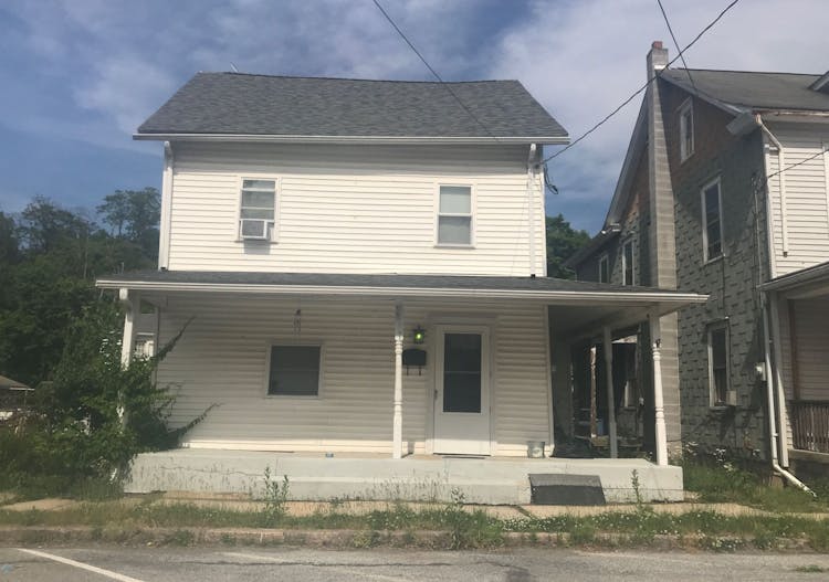 425 White Street Weissport, PA 18235, Carbon County