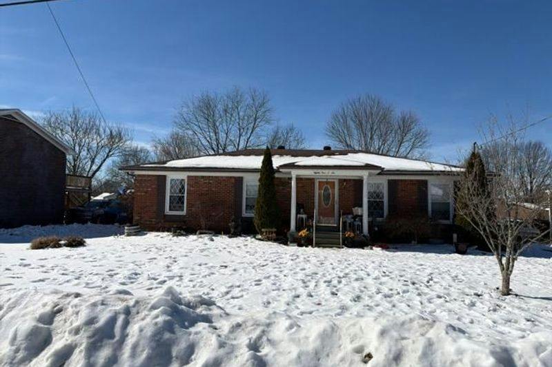 Rodney Cir, Louisville, KY 40219