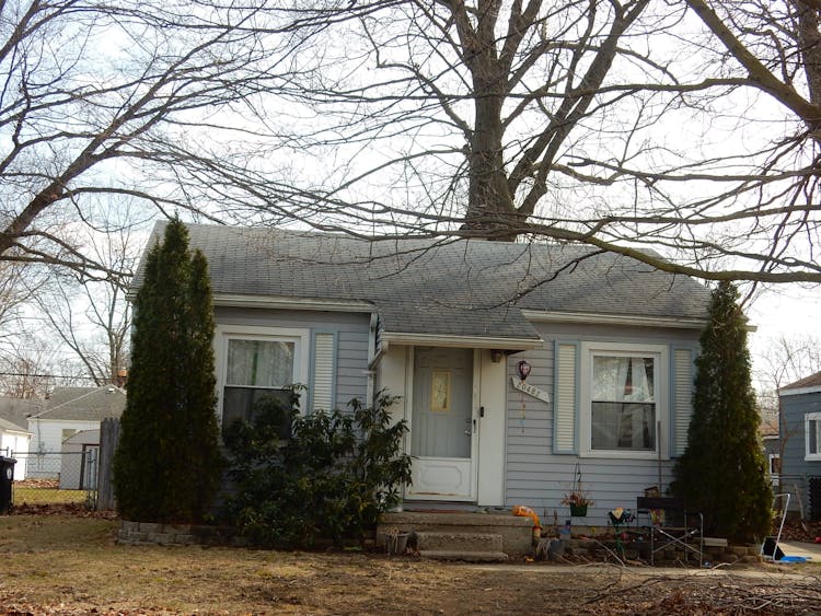 20482 MacArthur Redford, MI 48240, Wayne County