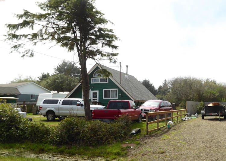 135 Frigate St NW Ocean Shores, WA 98569, Grays Harbor County