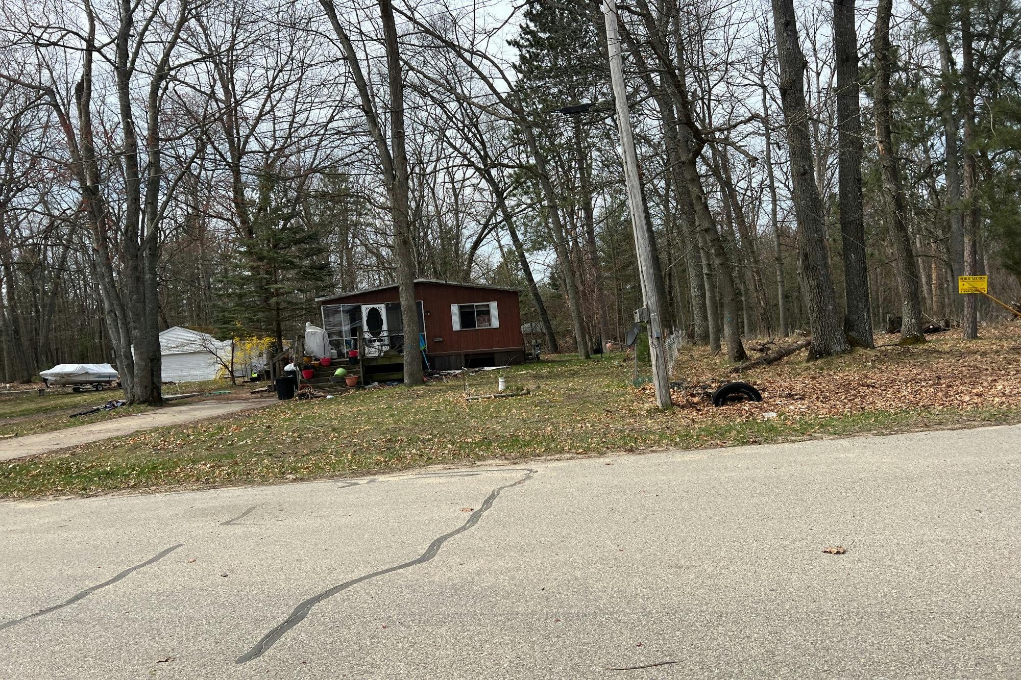 137 Forest Park Ct, Prudenville, MI, 48651, USA