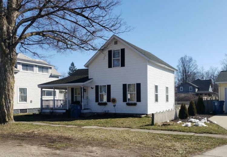 114 N Lincoln St, Howard City, MI, 49329, USA