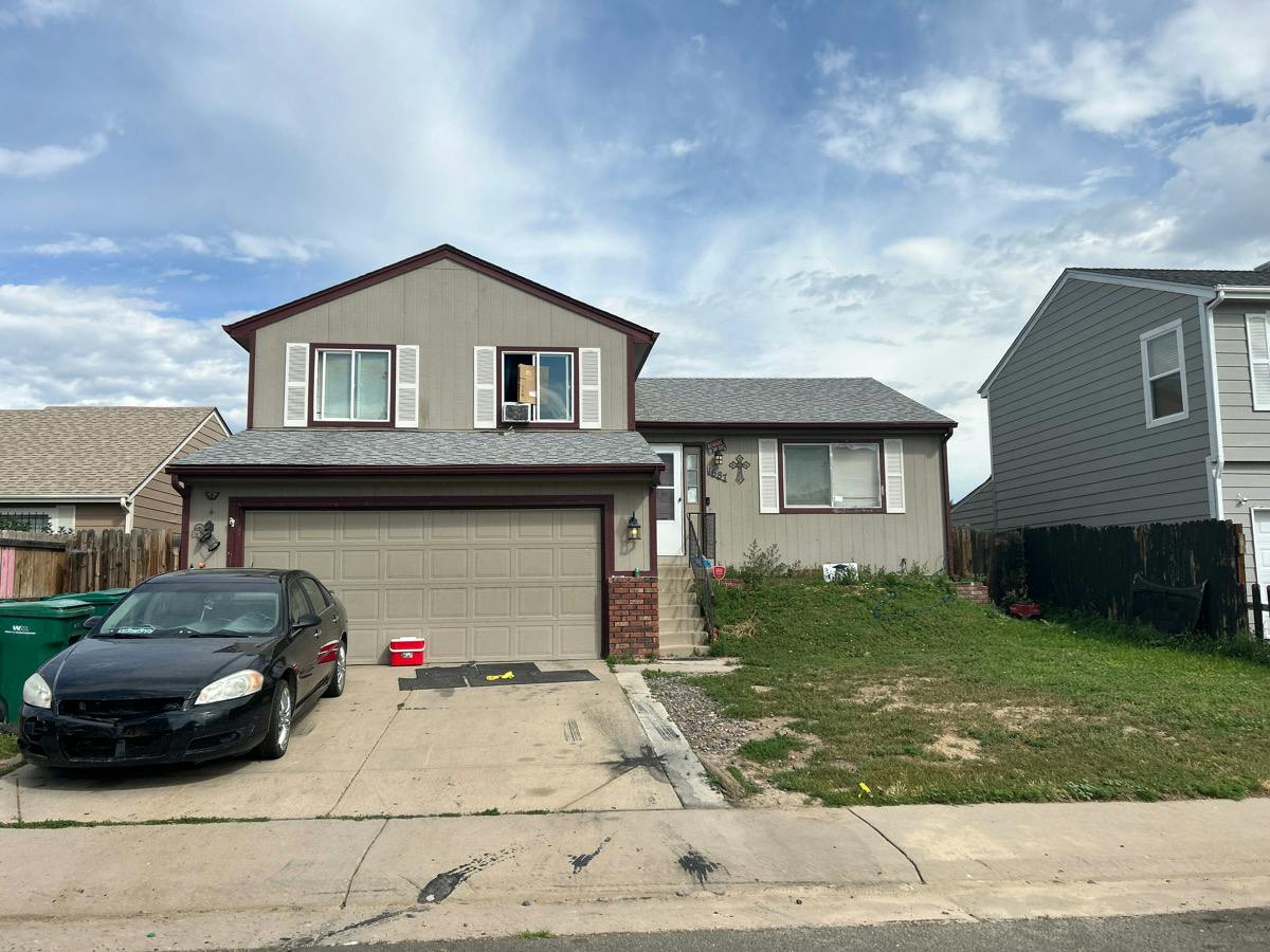 Ensenada Way, Aurora, CO 80011