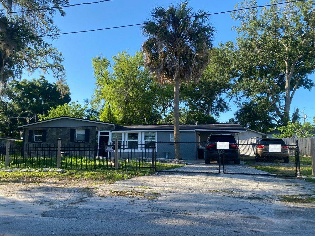 Frierson Ave, Tampa, FL 33610