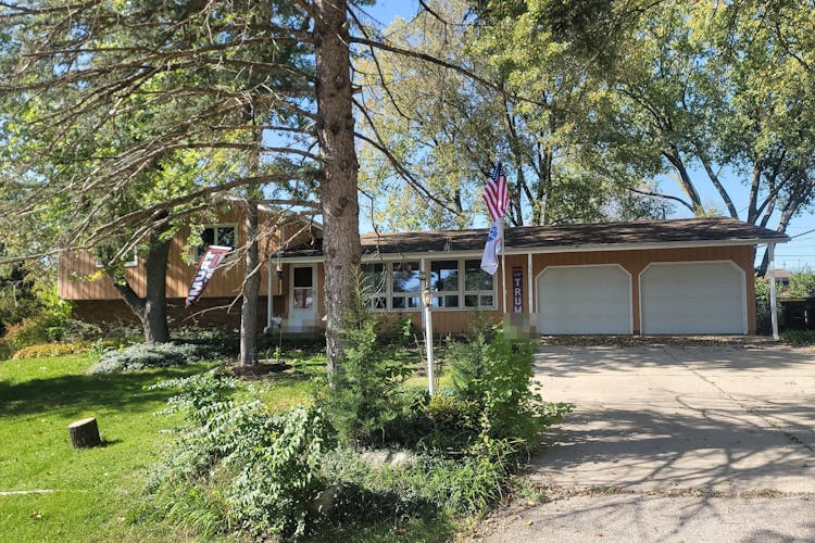 1301 Adams Street Lake In the Hills, IL 60156, McHenry County