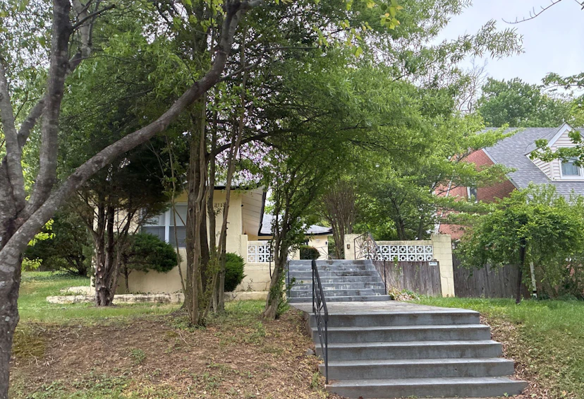 3111 Lake Ave