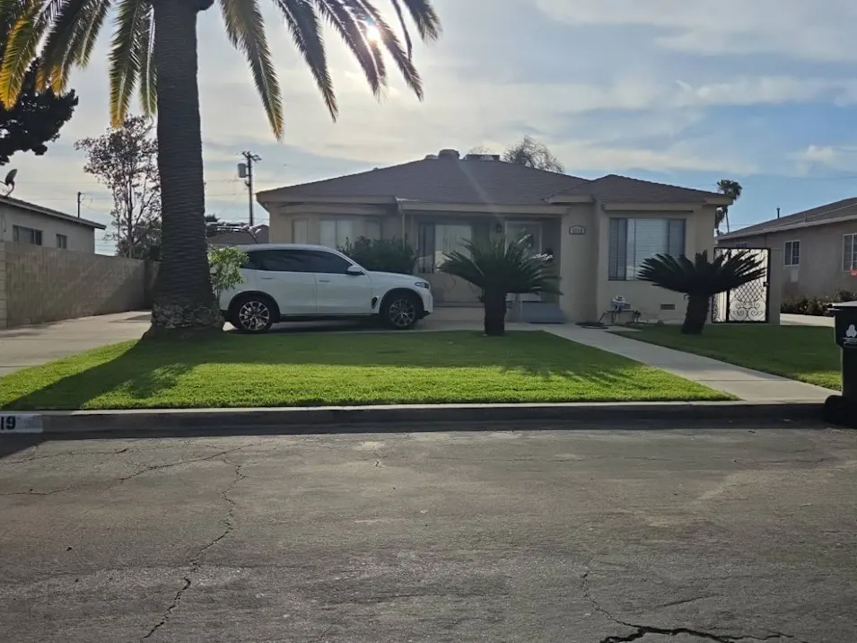 8119 Irvine Ave N Hollywood, CA 91605, Los Angeles County