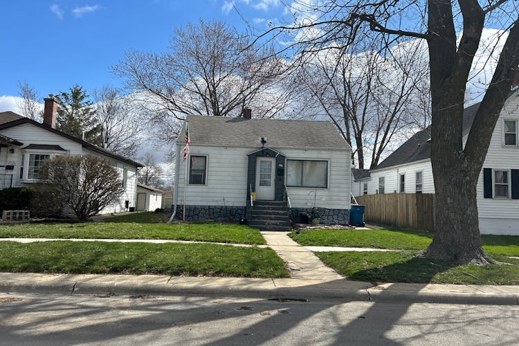 190 S Douglas Ave, Bradley, IL, 60915, USA