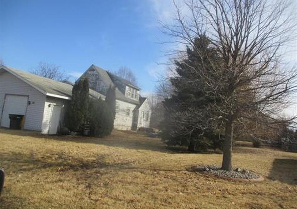 567 6th St Buffalo Lake, MN 55314, Renville County