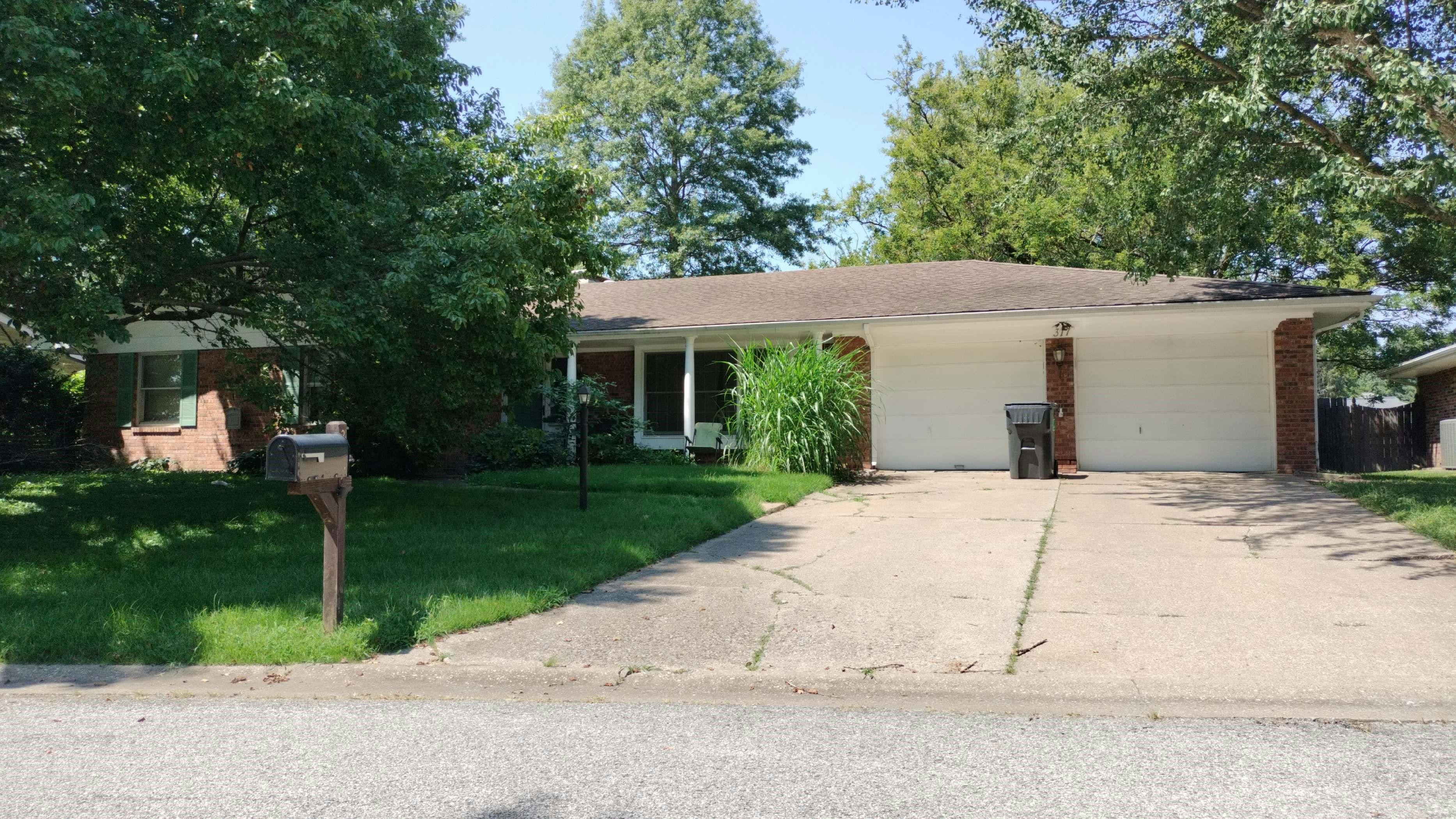Fredericksburg Dr, Belleville, IL 62223