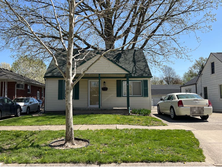 3991 Mayfair St Dearborn Heights, MI 48125, Wayne County