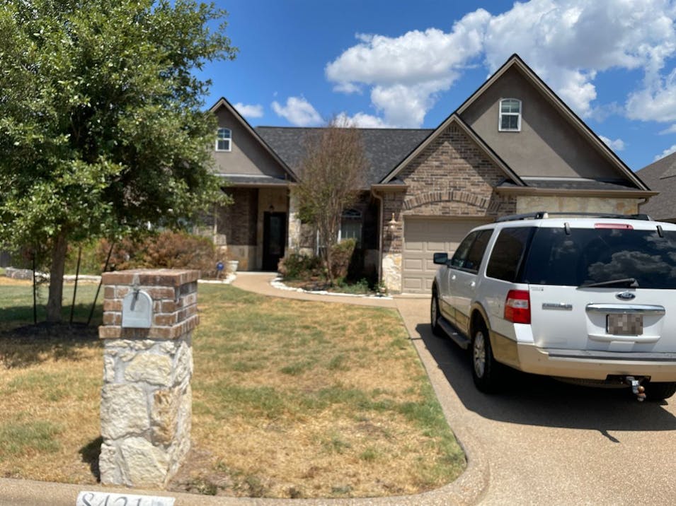 8421 Justin Ave College Station, TX 77845, Brazos County