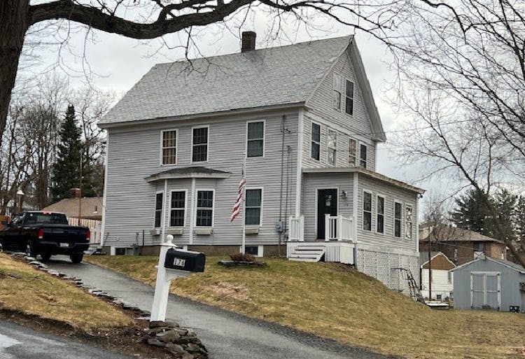 178 Grafton St Leominster, MA, 01453, USA