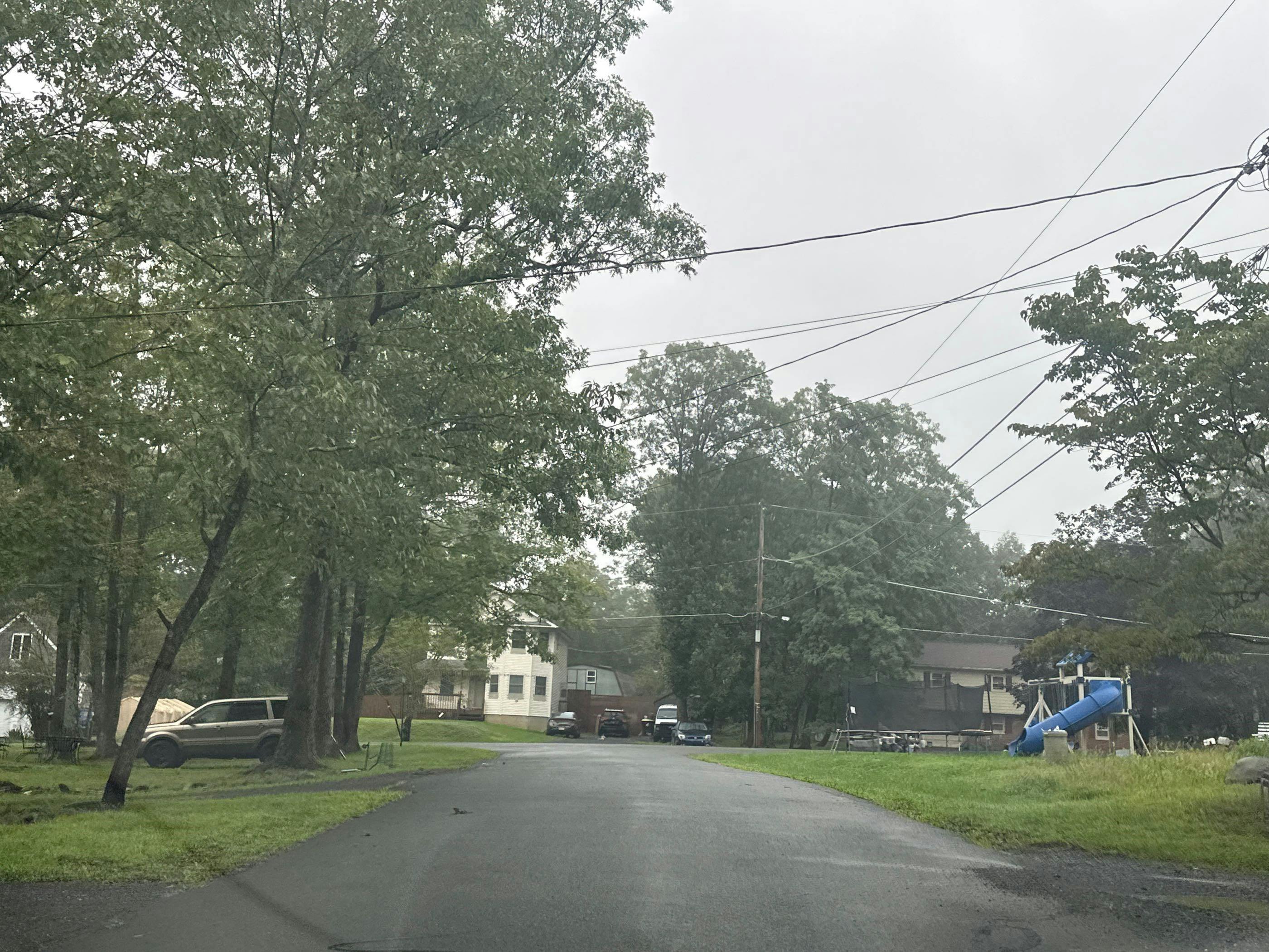 Woodland Ct, Bushkill, PA 18324