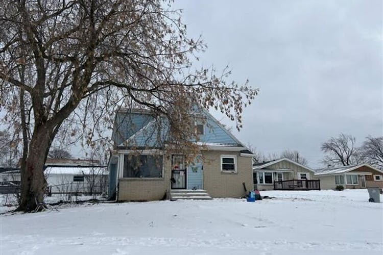 5778-5780 N. 90th Street Milwaukee, WI 53225, Milwaukee County