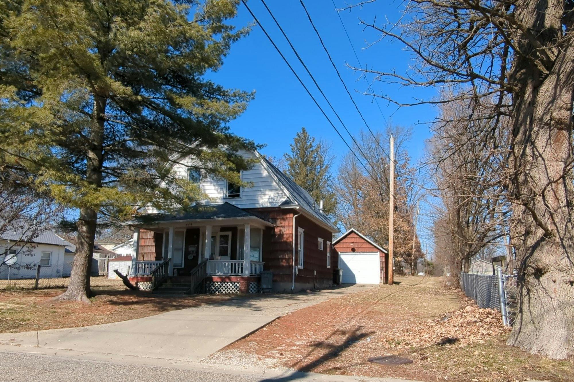 Columbia St, Danville, IL 61832 #1
