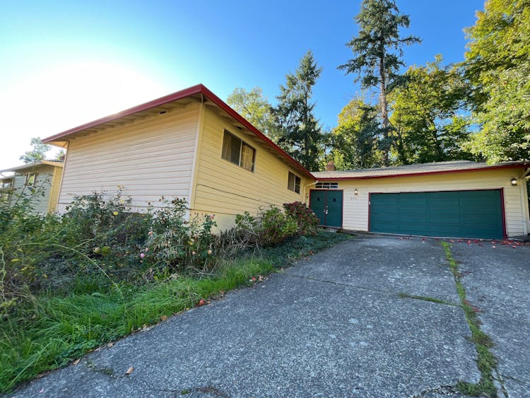 Lien - 6571 Oakridge Dr Gladstone, OR 97027, Clackamas County