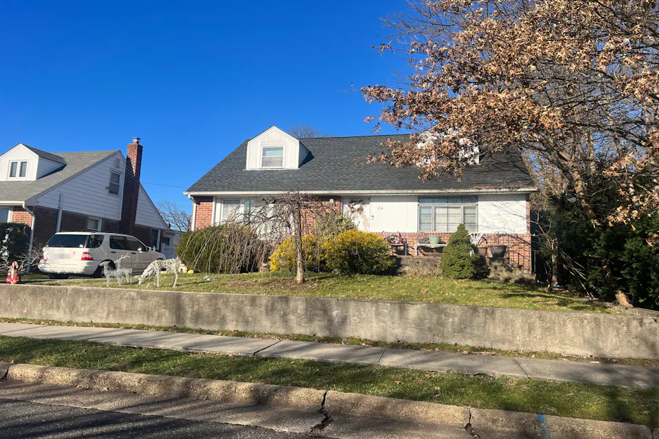 24 Tredwell Road Mineola, NY 11501, Nassau County