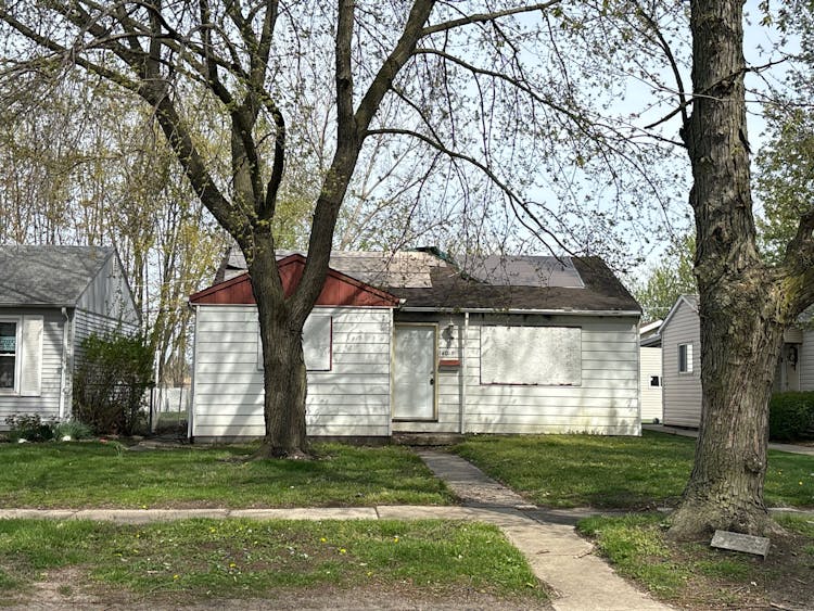 14013 South Manistee Street Burnham, IL 60633, Cook County
