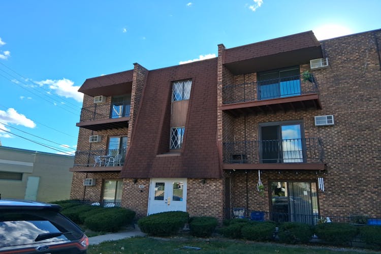 6345 W. Birmingham St., Chicago Ridge, IL 60415, Cook County