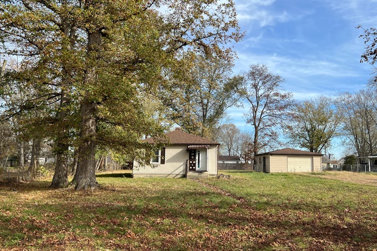 305 Patterson Rd Columbus, IN 47203, Bartholomew County