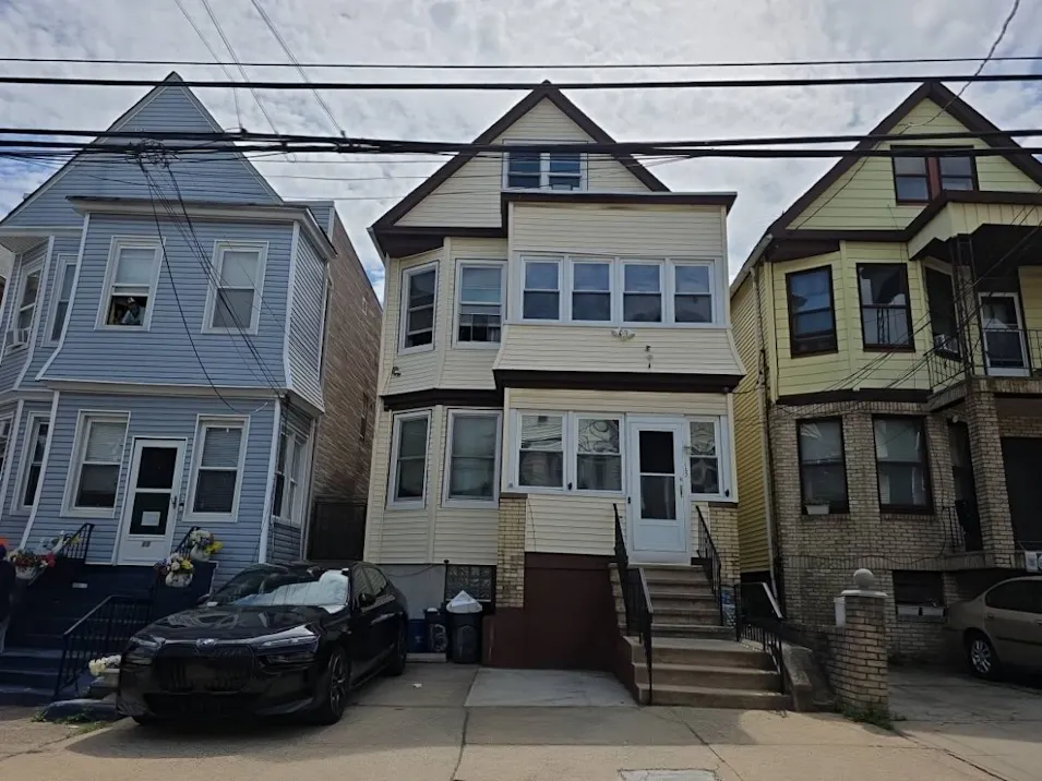 13 Bidwell Ave Jersey City, NJ 07305, Hudson County