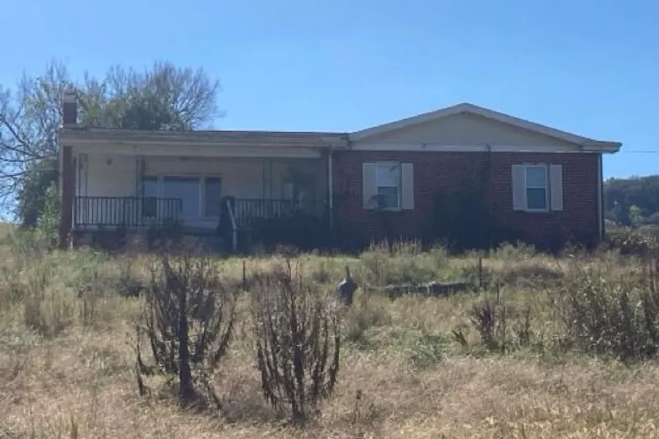 11 Stonewall Hwy, Carthage, TN 37030, Smith County