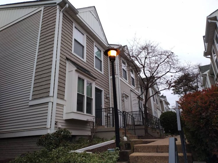 3833 9th Road S Arlington, VA 22204, Arlington County