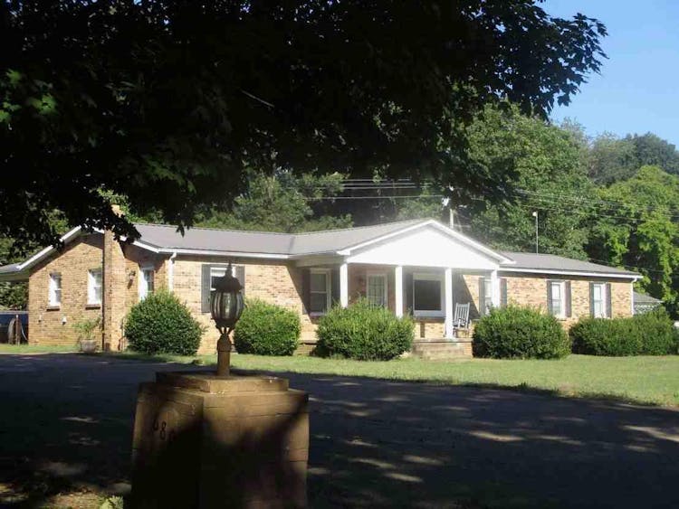 680 Oak Grove Road Goodspring, TN 38460, Giles County