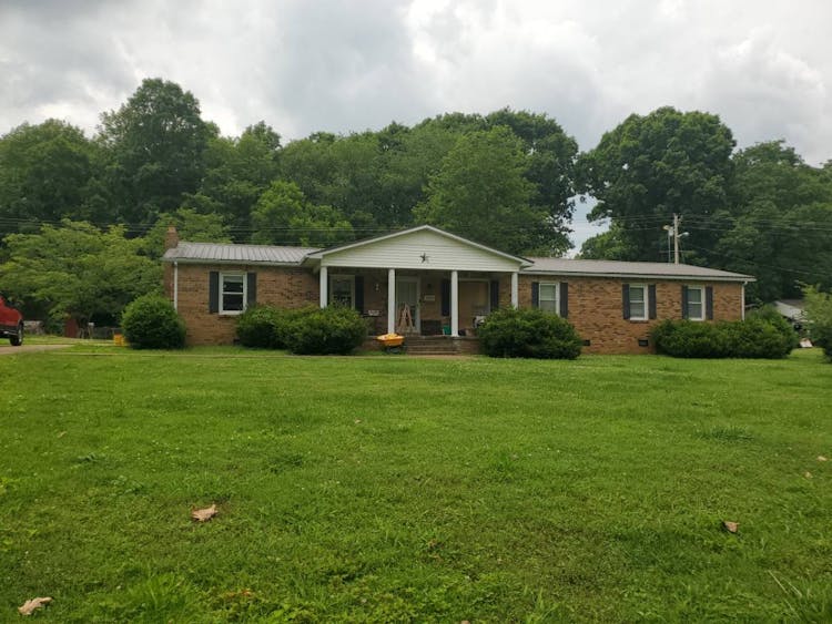 680 Oak Grove Road Goodspring, TN 38460, Giles County