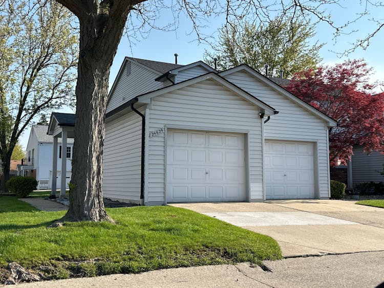 24625 Park Terrace Dr #13 Harrison Township, MI 48045, Macomb County