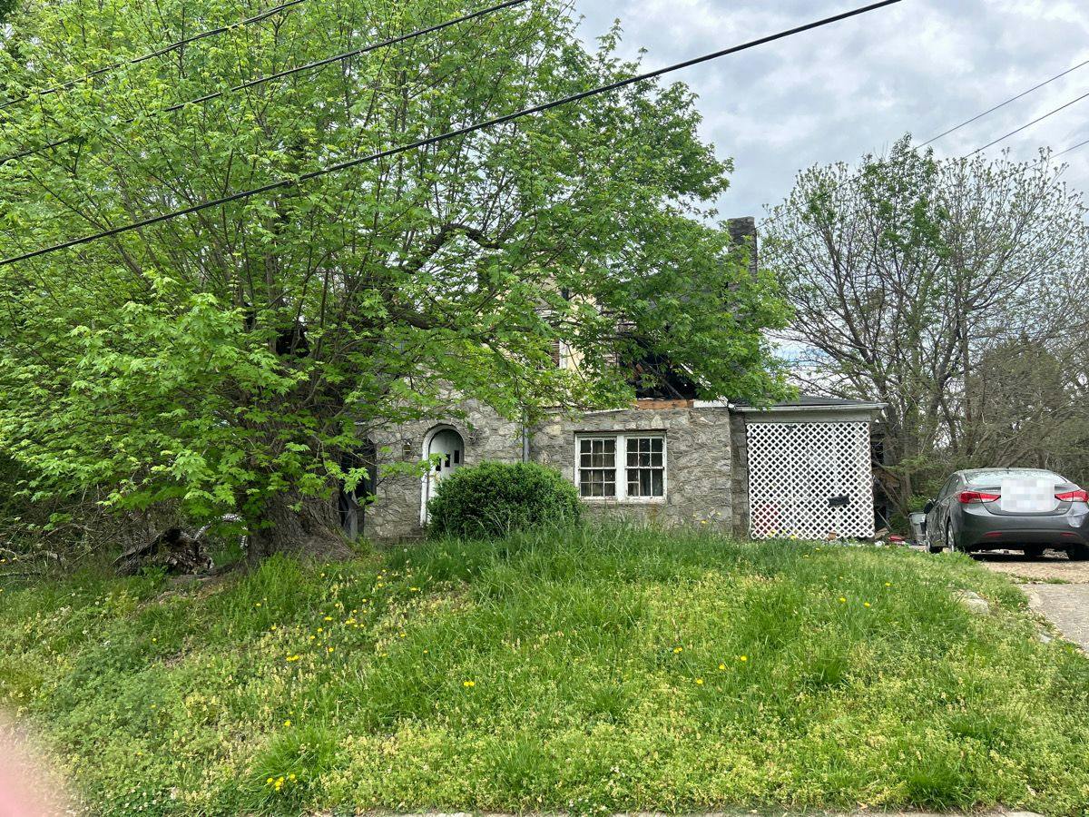Hill St, Lenoir, NC 28645