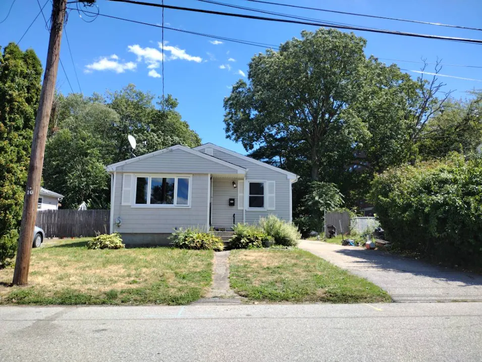 123 Goldsmith Avenue East Providence, RI 02914, Providence County
