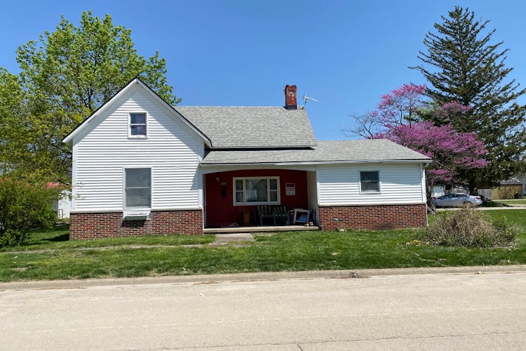 224s College St Sabina, OH 45169, Clinton County