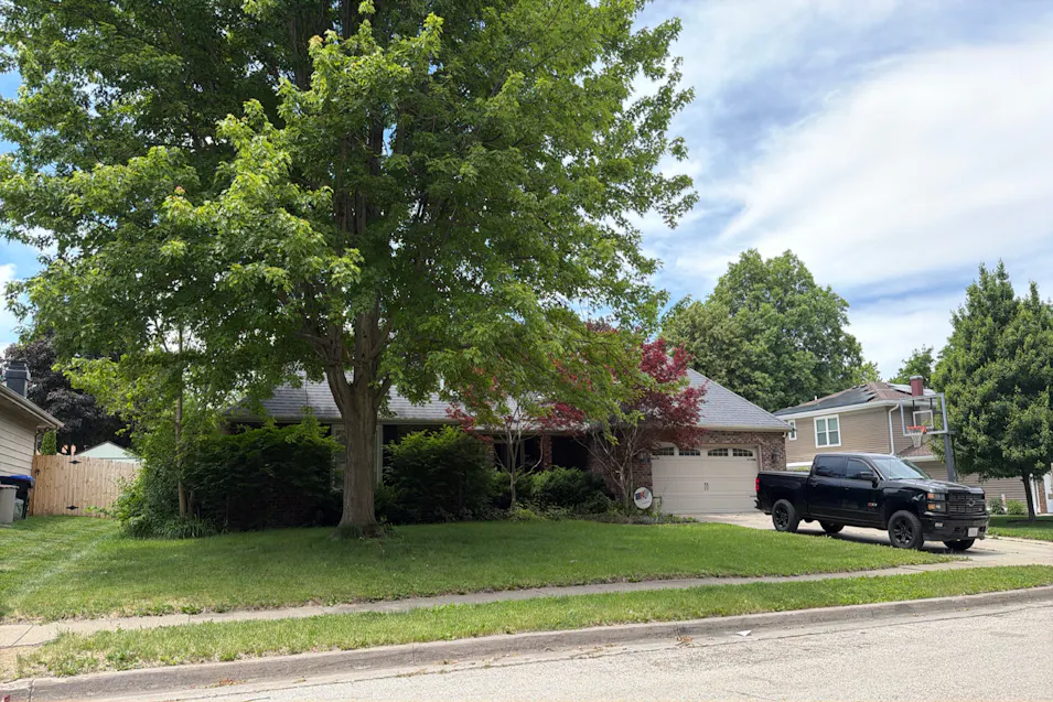 29 Independence Sq Bloomington, IL 61704, McLean County