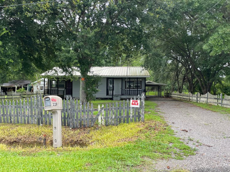 228 Hyland Dr Gheens, LA 703552311, Lafourche County