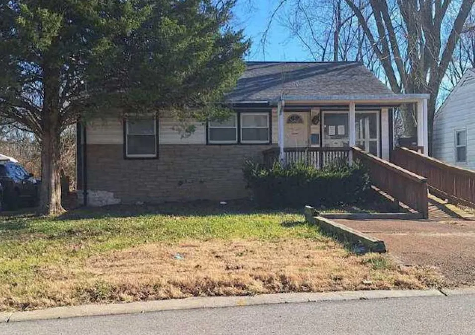 10370 Renfrew Dr Saint Louis, MO 63137, St. Louis County